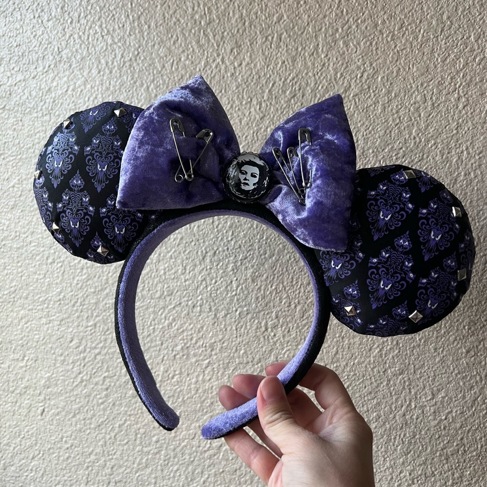 Her Universe Haunted Mansion Minnie Ears